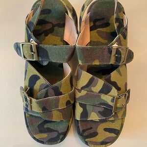 Camouflage Wedge sandals